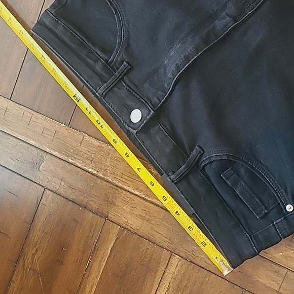 RISEN Black High Rise Rolled Up Shorts size 1XL - Picture 8 of 8